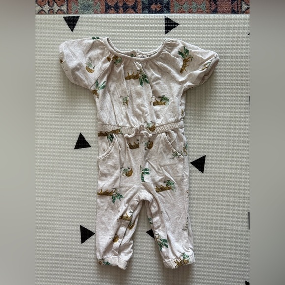 Old Navy|Baby girl Cream Leopard Printed,animal print short sleeve jumpsuit••• - Picture 4 of 5